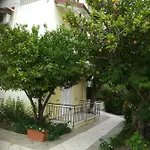 Apollo בית הארחה קאבוס
