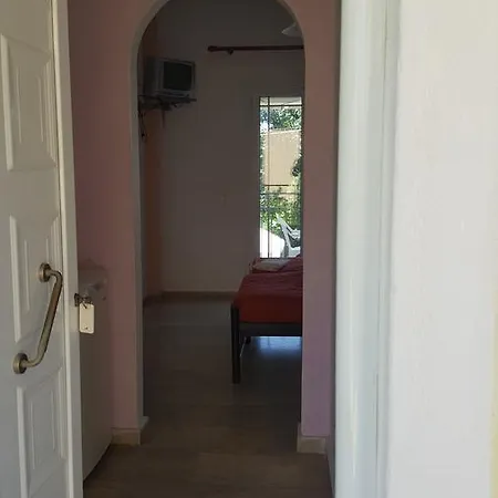 Apollo Pensión 3*