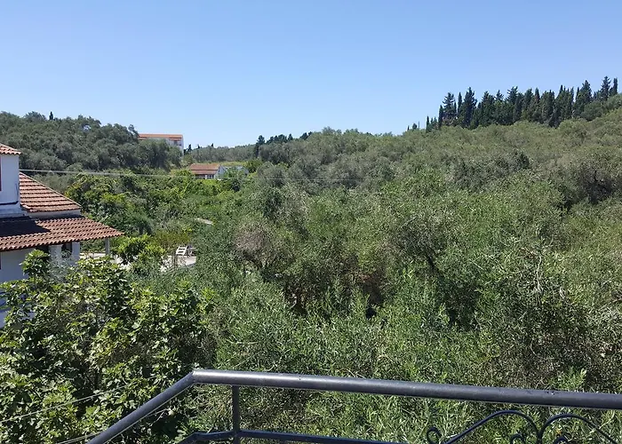 Apollo Πανσιόν 3*